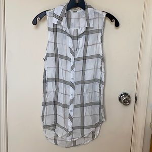 EUC Bella Dahl Sleeveless Button Up in XS